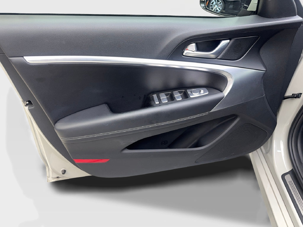 Used 2026 Genesis G70 2.5T RWD image 33