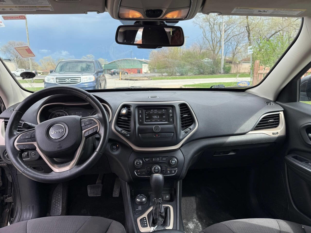 Used 2015 Jeep Cherokee Latitude w/ Comfort/Convenience Group image 11