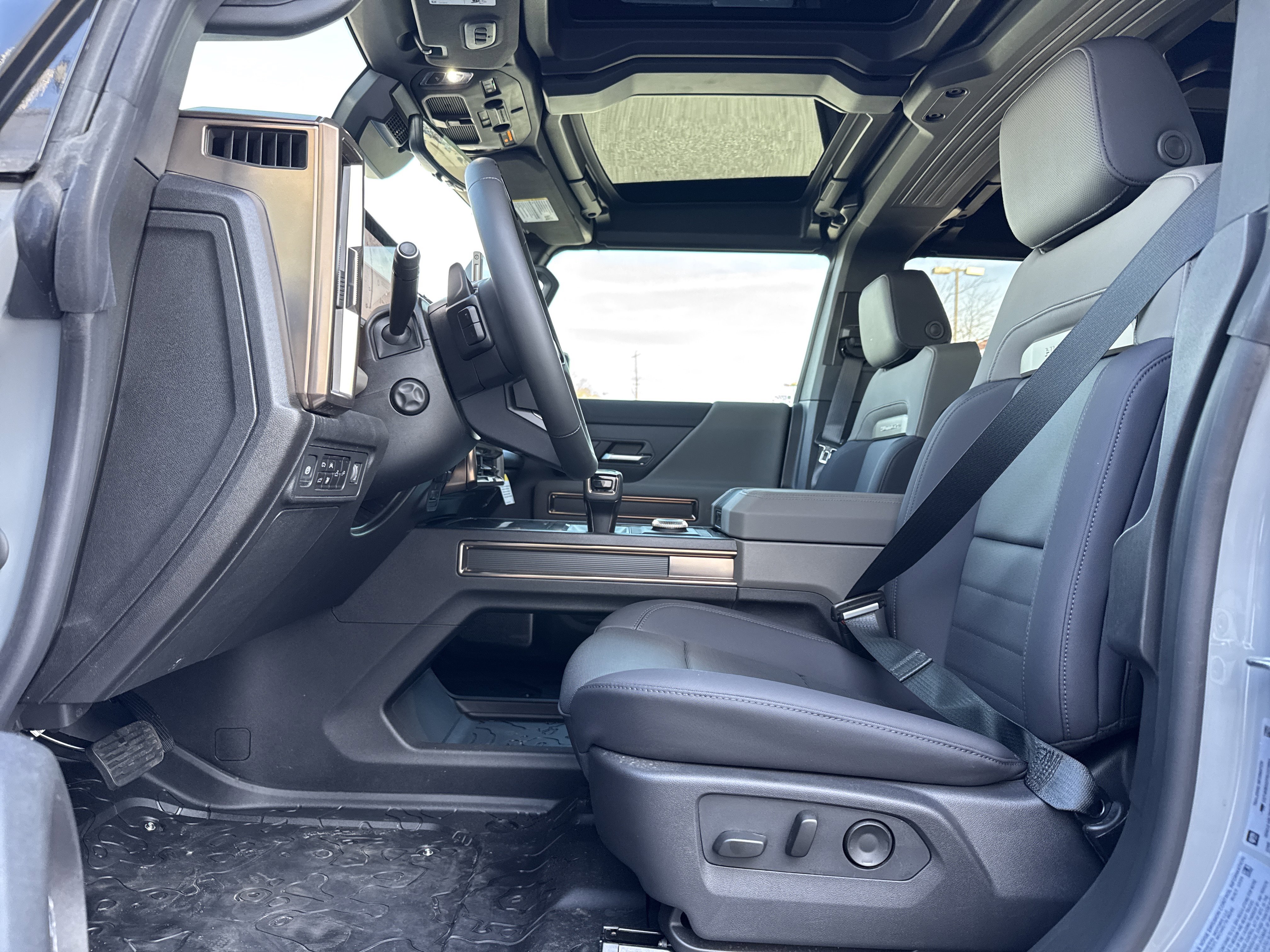 New 2025 GMC Hummer EV 2X image 16