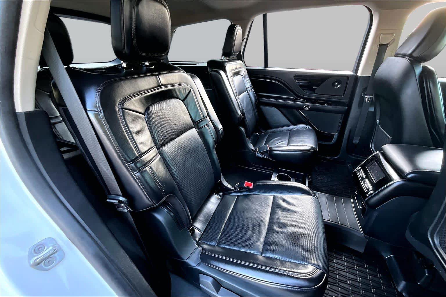 Used 2021 Lincoln Aviator Reserve w/ Elements Package Plus RWD image 19