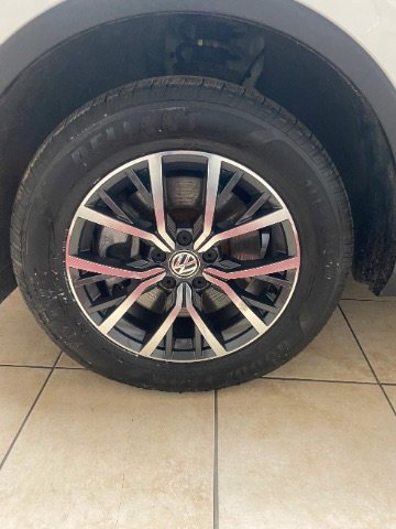 Used 2018 Volkswagen Tiguan SE AWD/4WD image 26