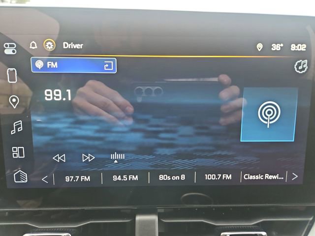 Used 2025 Chevrolet Equinox LT image 13