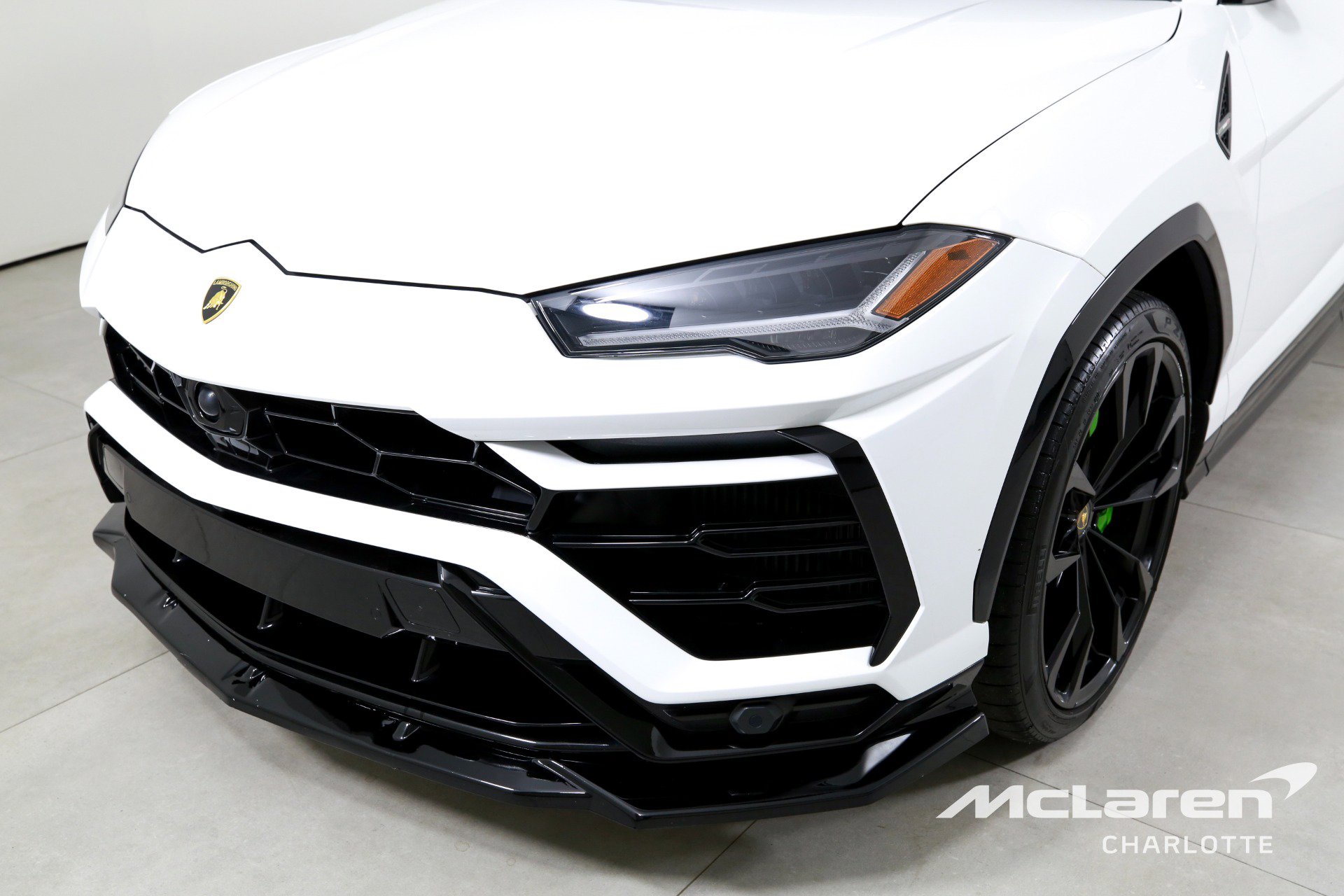 Used 2022 Lamborghini Urus AWD/4WD image 39