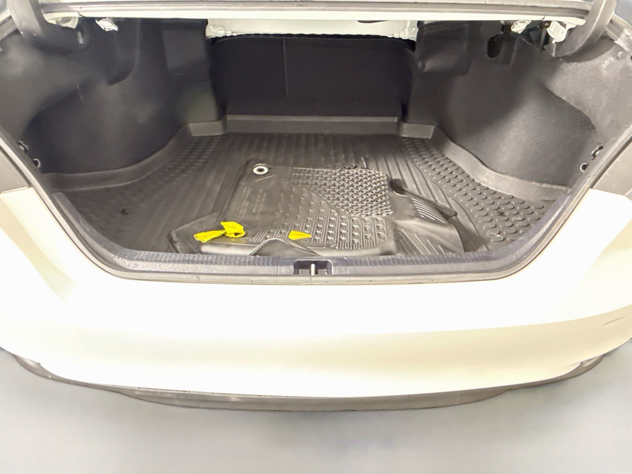 Used 2021 Toyota Camry LE FWD image 34