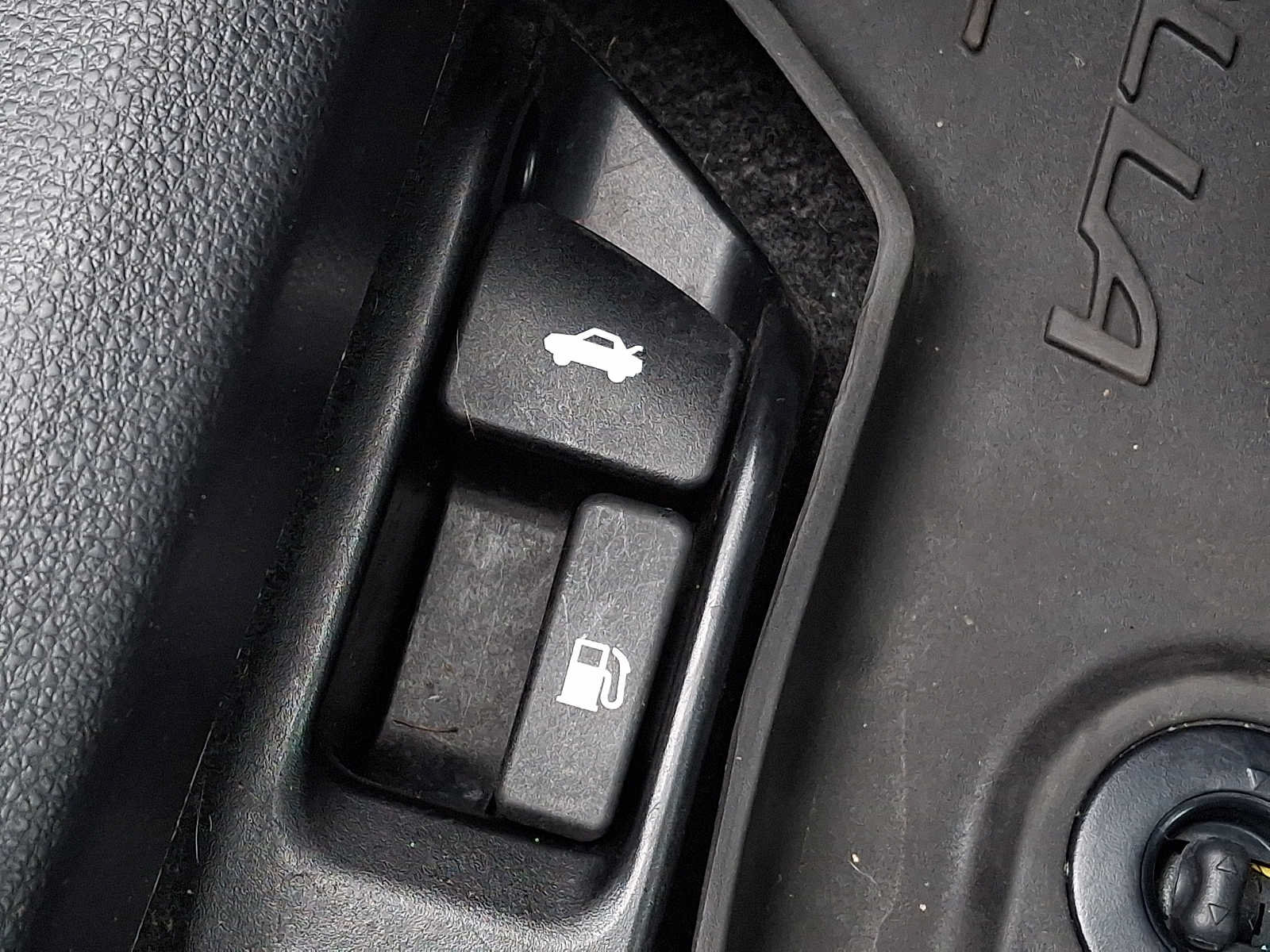 Used 2022 Toyota Corolla SE FWD image 24