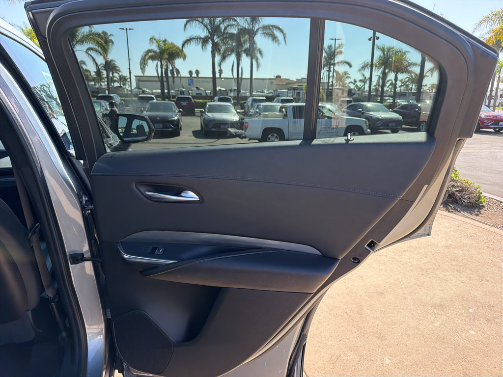 Used 2025 Cadillac XT4 Premium Luxury FWD image 15
