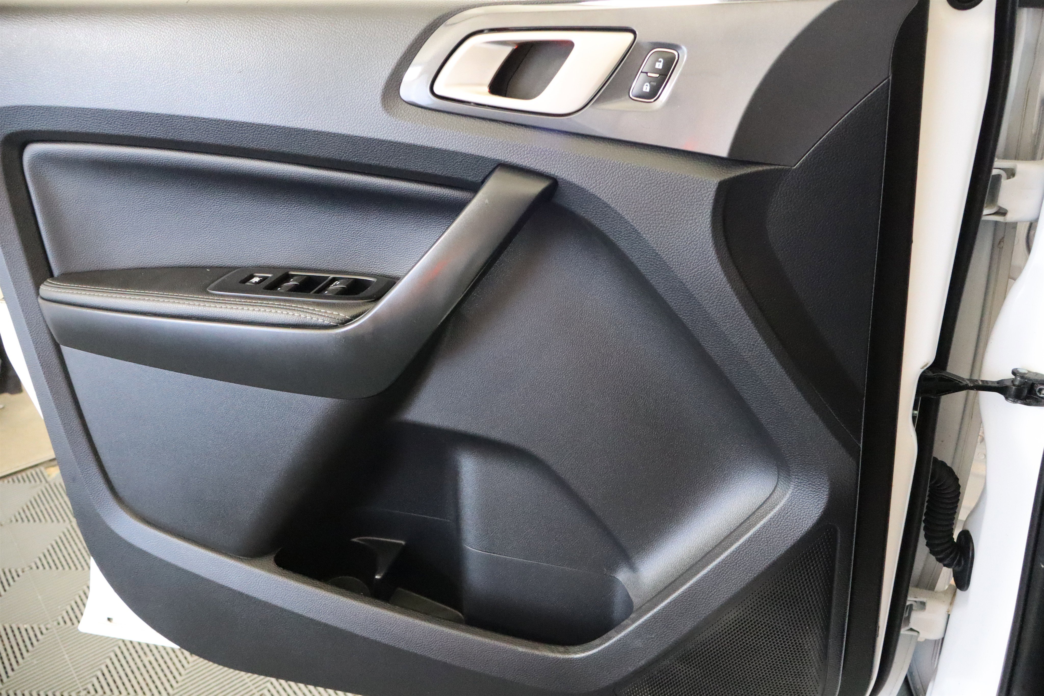 Used 2020 Ford Ranger Lariat w/ Equipment Group 501A Mid image 35