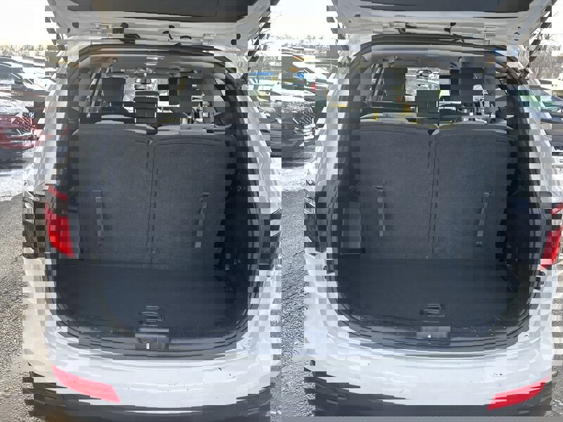 Used 2016 Hyundai Santa Fe SE image 8