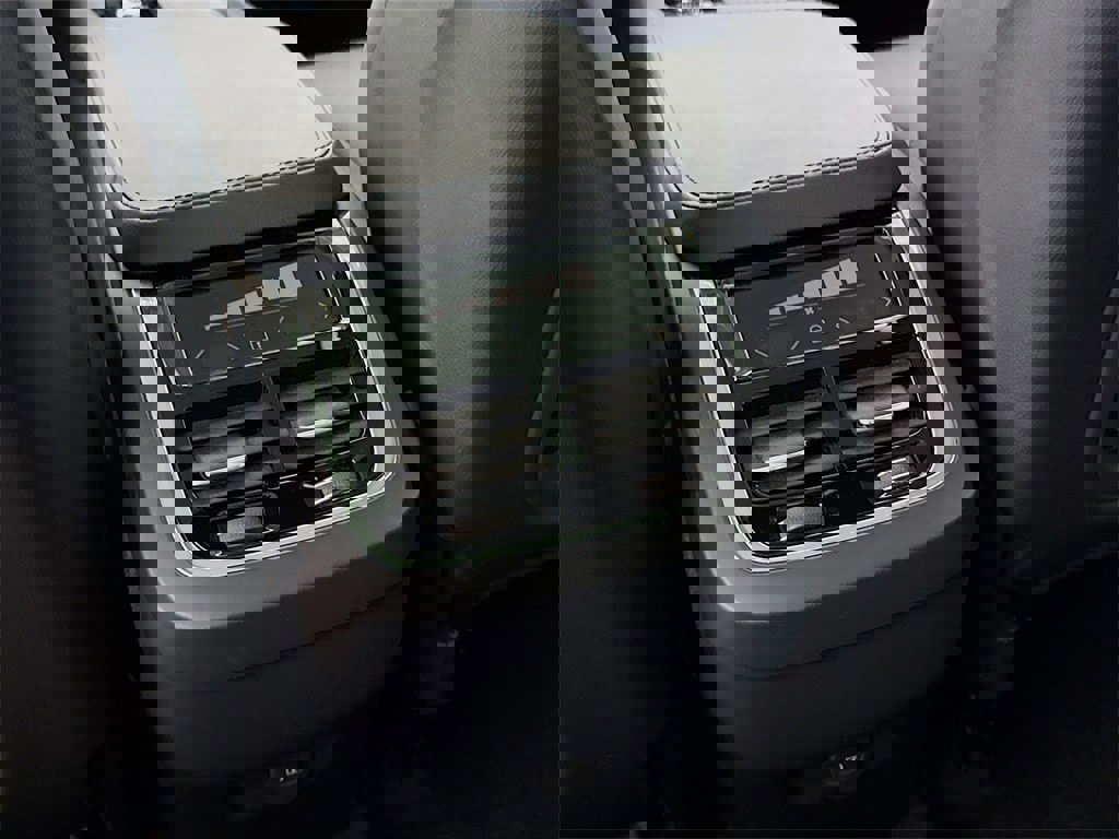 Certified 2025 Volvo XC90 B5 Core image 26