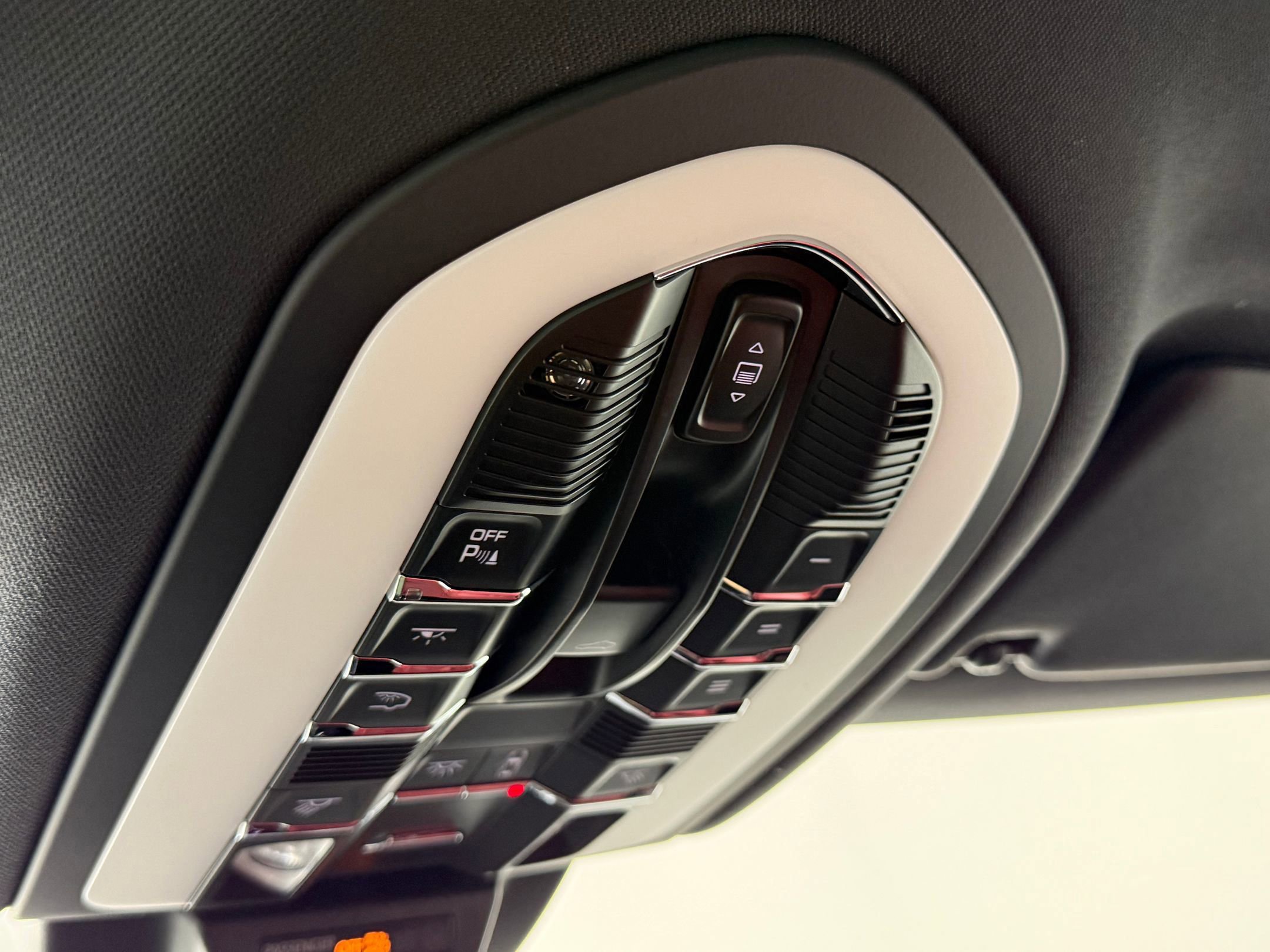 Certified 2026 Porsche Macan S AWD/4WD image 24