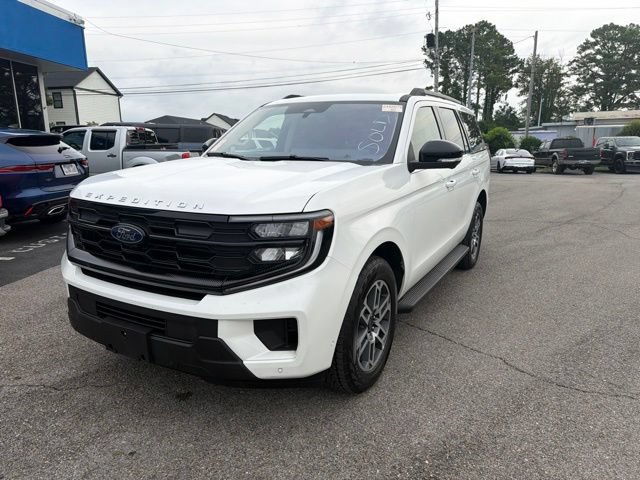 Used 2025 Ford Expedition Active AWD/4WD image 8