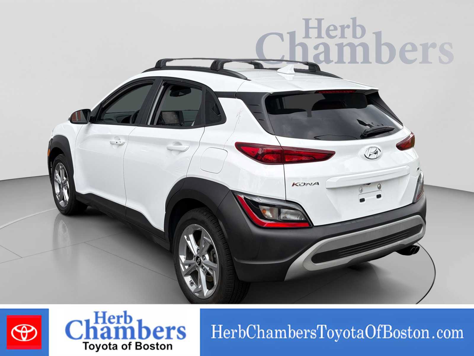 Used 2023 Hyundai Kona SEL AWD/4WD image 3