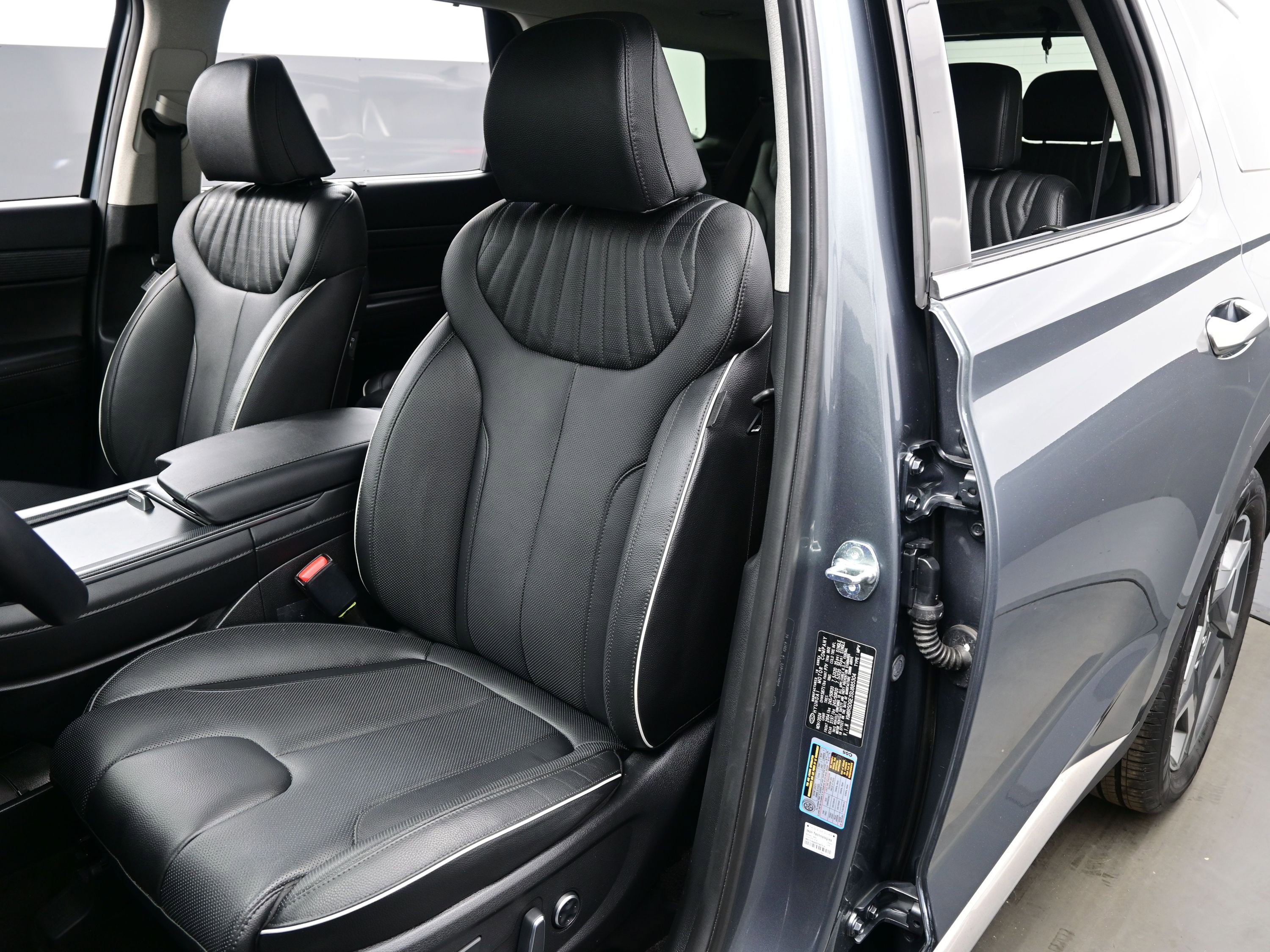 Used 2025 Hyundai Palisade Limited image 12