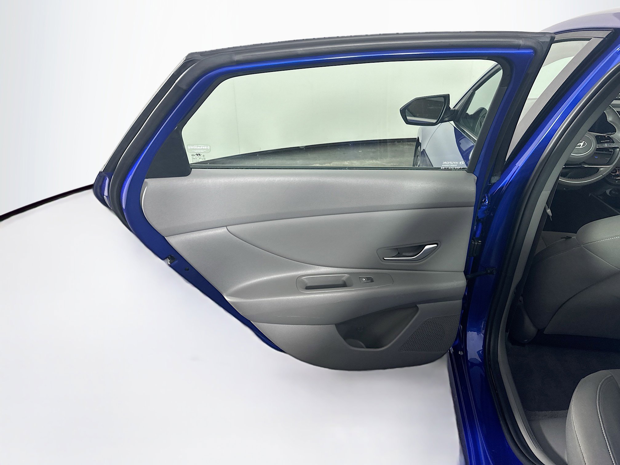 Used 2025 Hyundai Elantra SEL FWD image 27