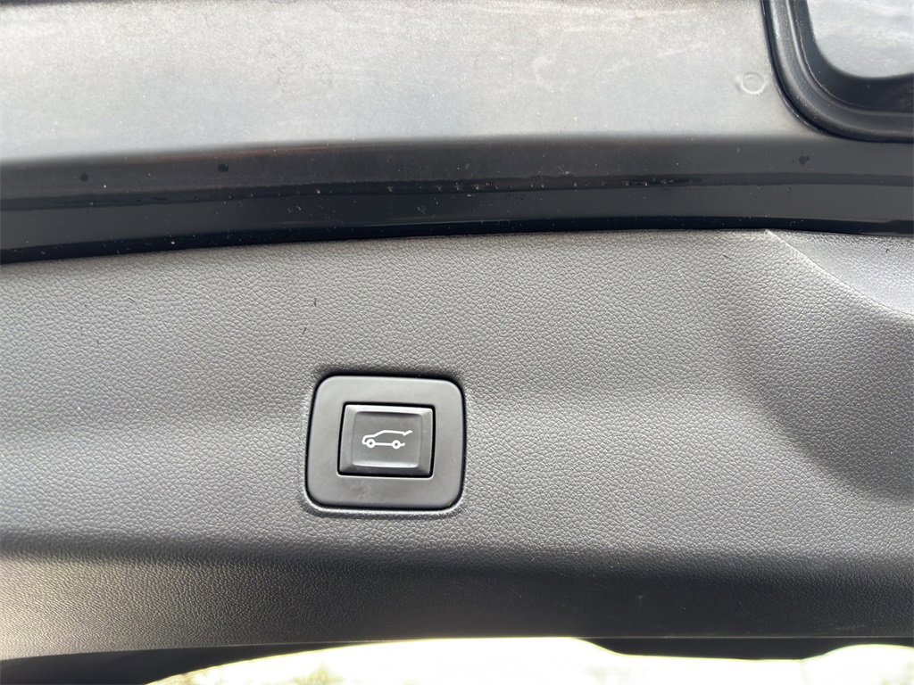 Used 2022 Chevrolet TrailBlazer RS w/ Sun and Liftgate Package image 8