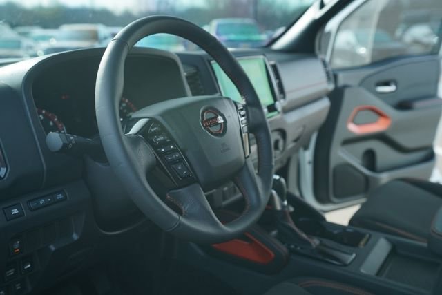 Used 2024 Nissan Frontier PRO-4X w/ Technology Package image 26