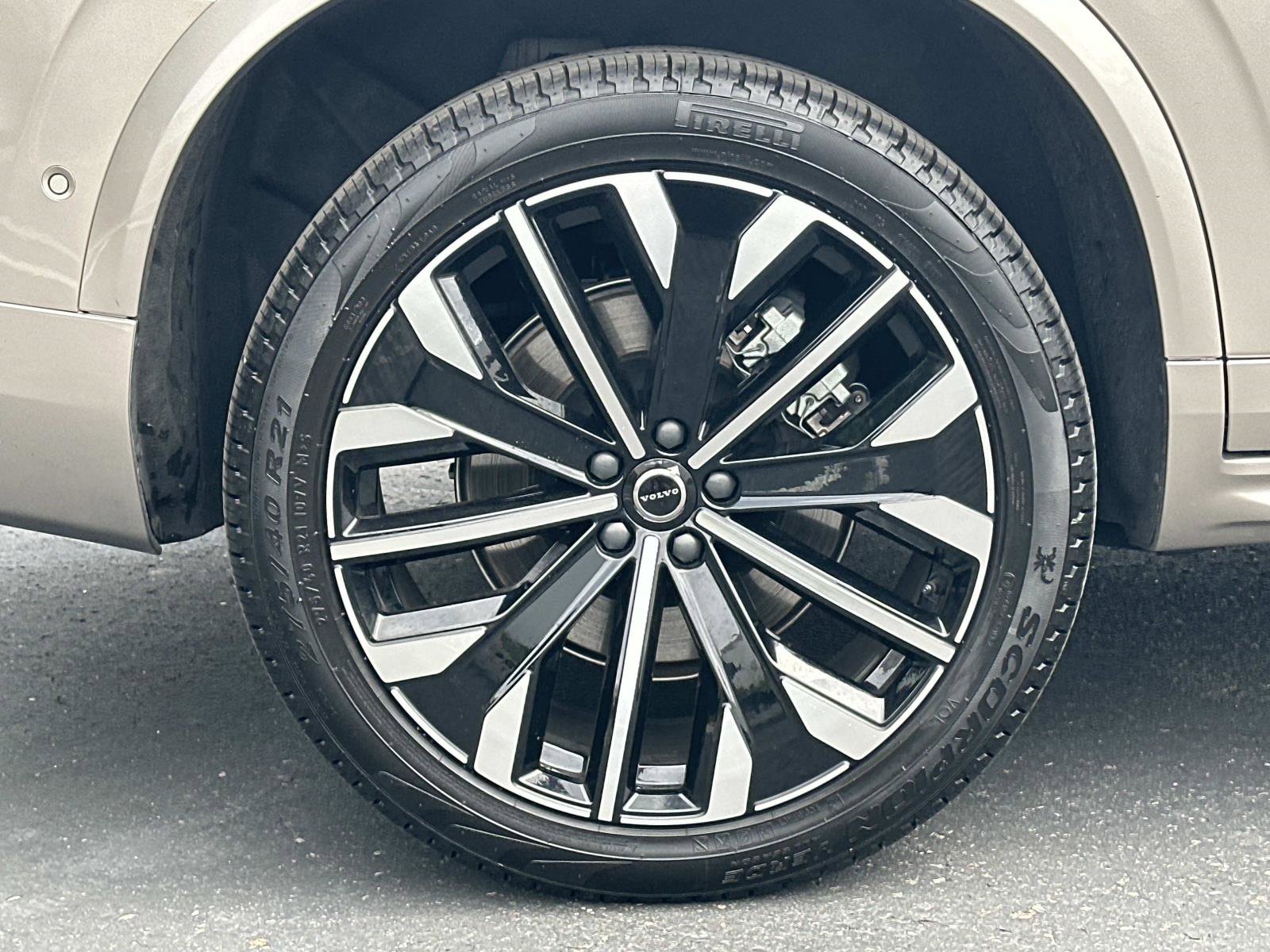 Certified 2026 Volvo XC90 B5 Plus AWD/4WD image 28