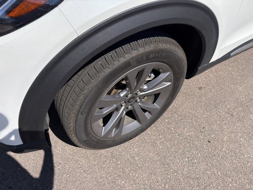 Certified 2025 Ford Explorer Active w/ Active Comfort Package AWD/4WD image 11
