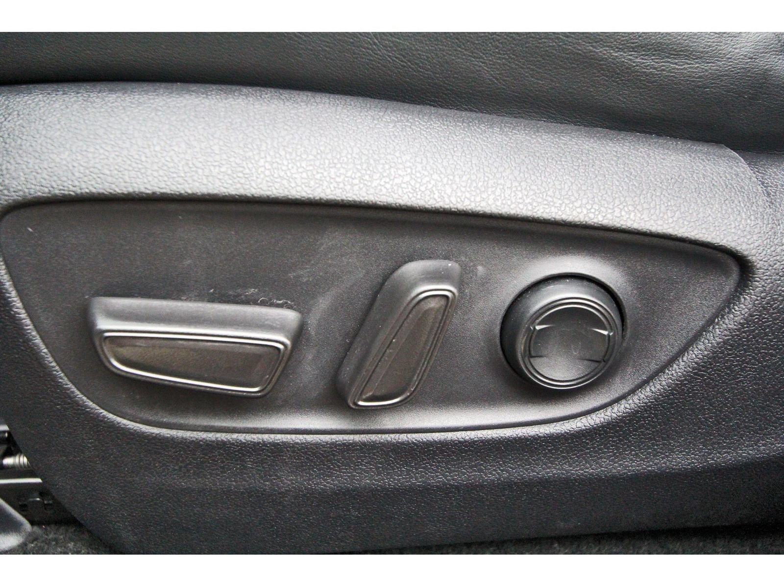 Used 2021 Toyota RAV4 XLE Premium FWD image 25