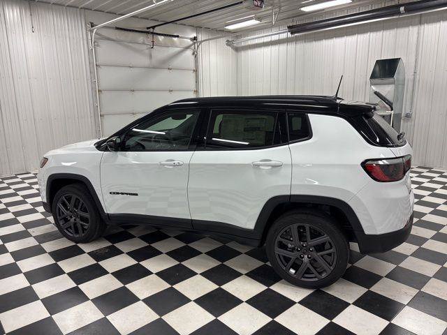 Used 2026 Jeep Compass Limited w/ Sun, Sound & Navigation Group AWD/4WD image 4