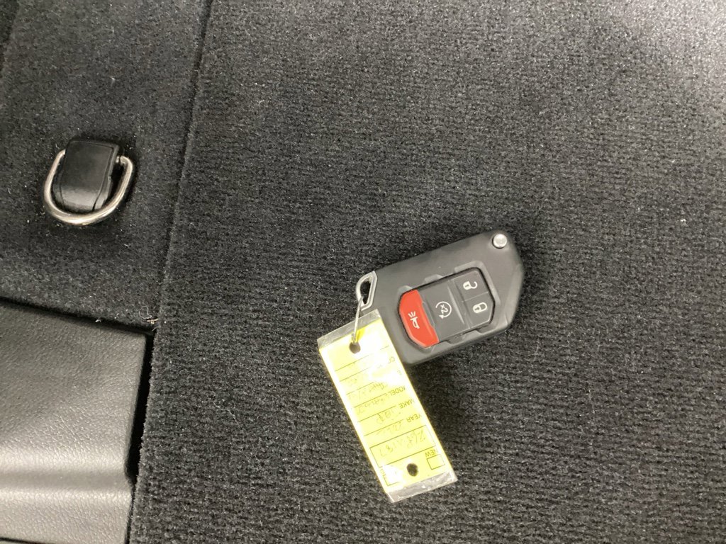 Used 2022 Jeep Wrangler Unlimited Sahara w/ Cold Weather Group image 29