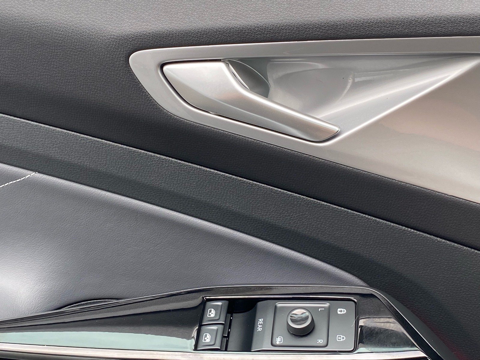 Certified 2023 Volkswagen ID.4 Pro S RWD image 18