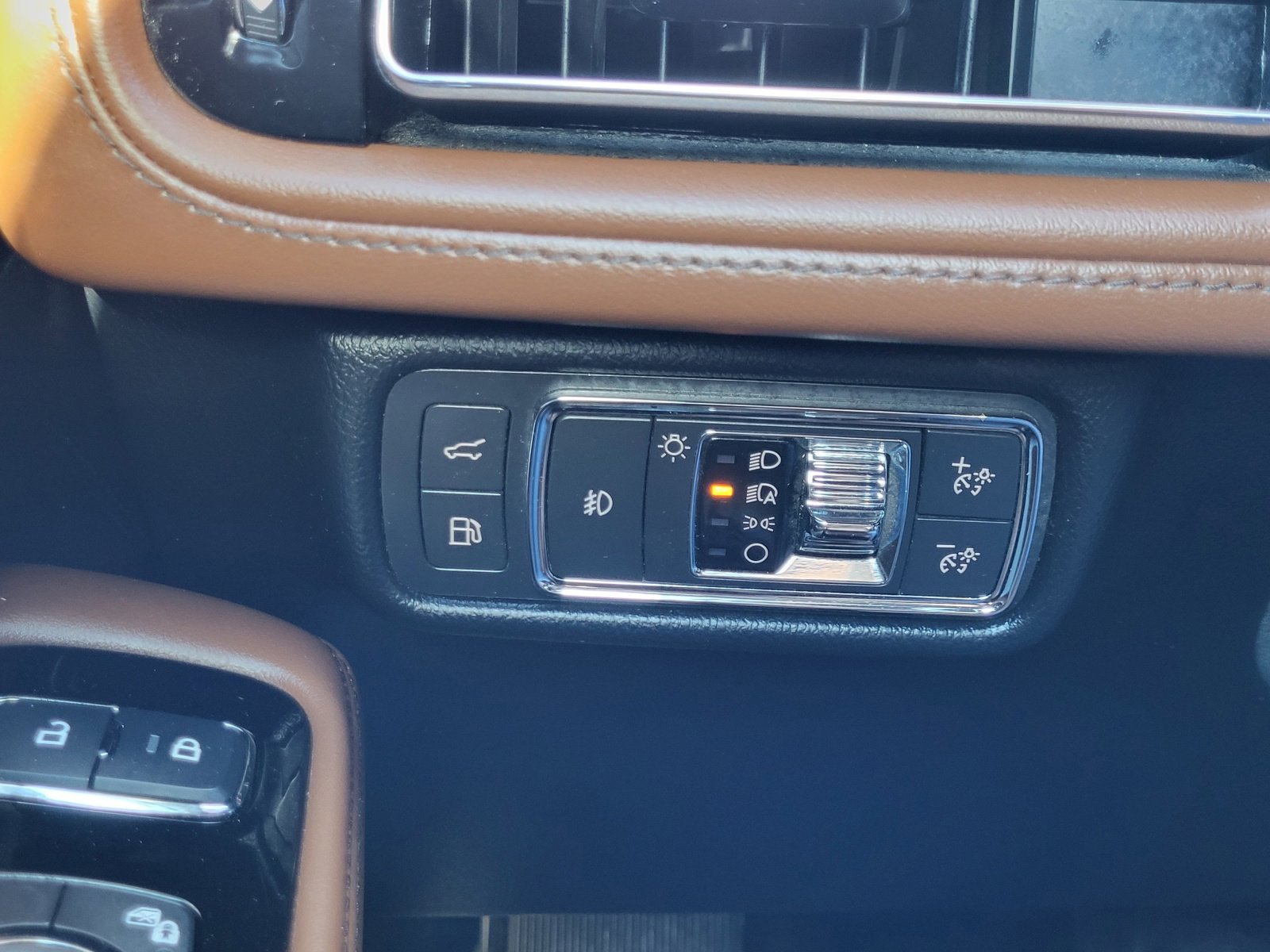 Used 2020 Lincoln Aviator Grand Touring w/ Equipment Group 302A image 34