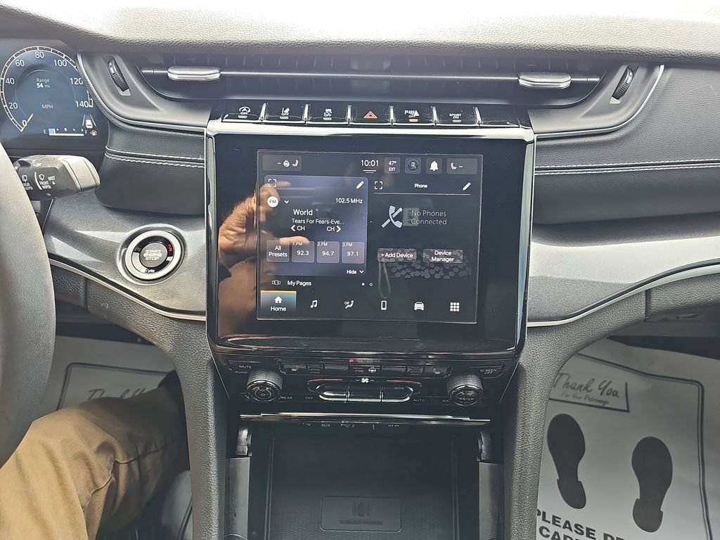 Used 2023 Jeep Grand Cherokee L Laredo image 25