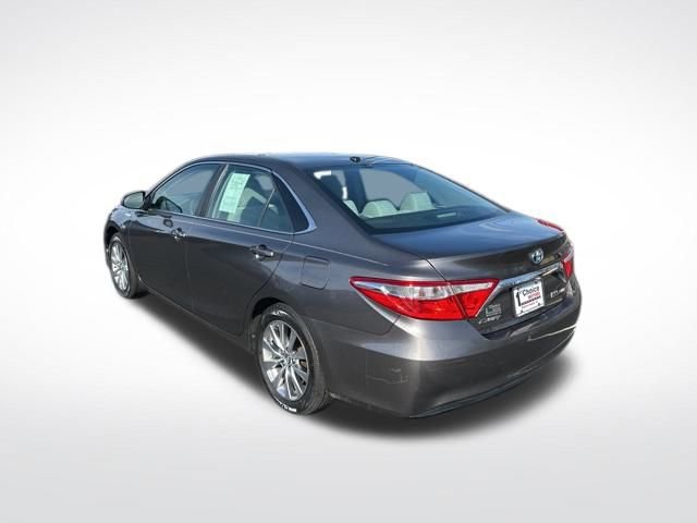 Used 2015 Toyota Camry XLE w/ Moonroof Package image 3