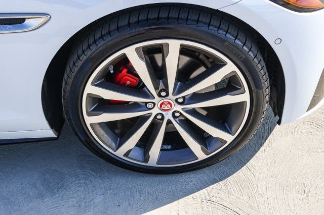 Used 2018 Jaguar XF S image 14