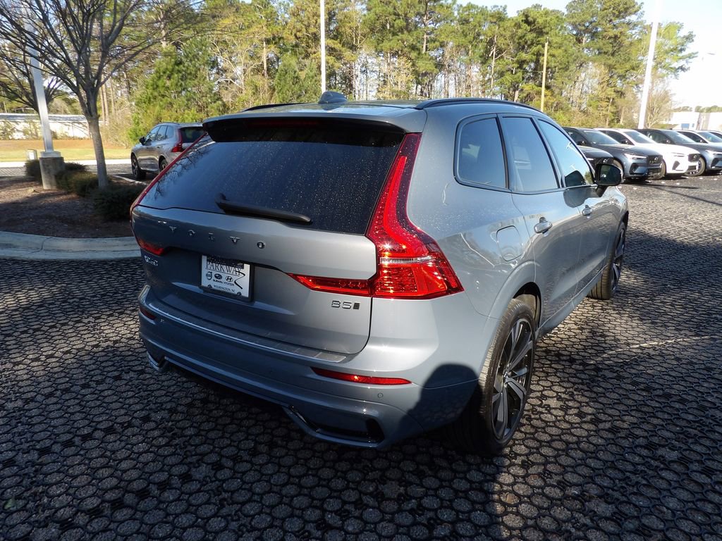 Certified 2023 Volvo XC60 B5 Ultimate w/ Climate Package image 7
