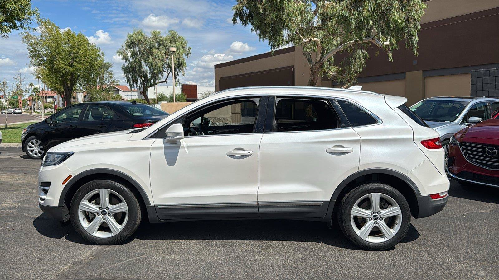 Used 2018 Lincoln MKC Premiere FWD image 3