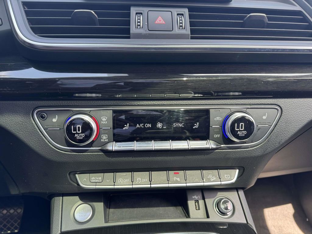 Used 2020 Audi Q5 2.0T Premium w/ Convenience Package image 29