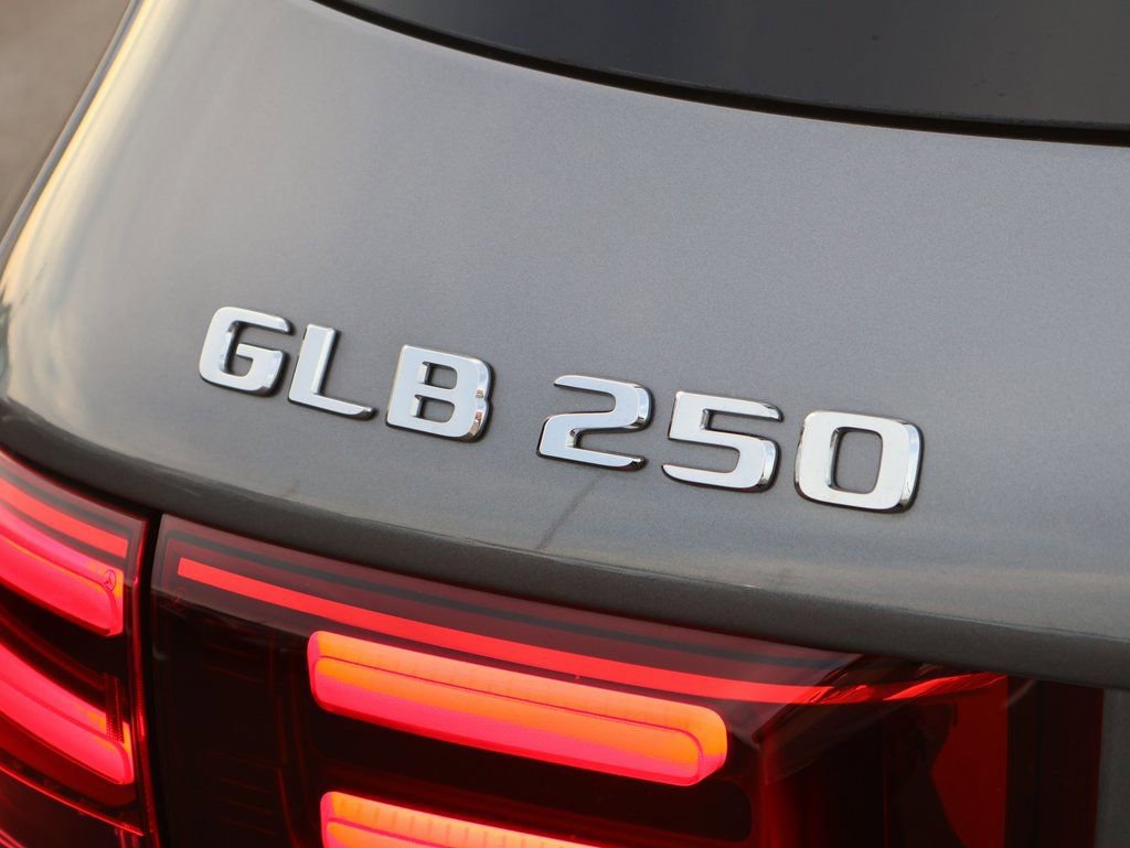 New 2026 Mercedes-Benz GLB 250 4MATIC image 8