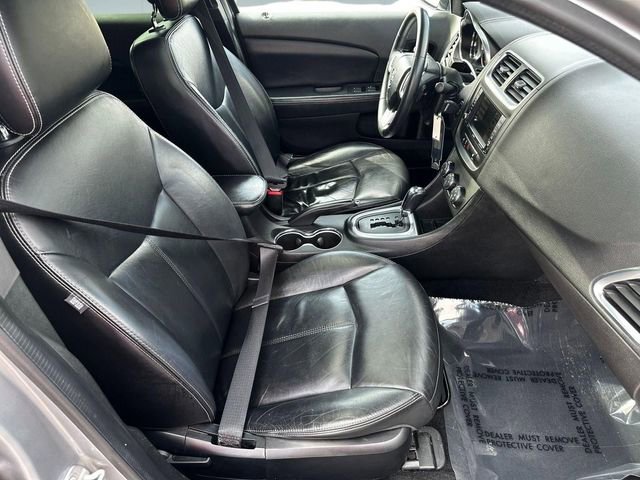 Used 2014 Dodge Avenger SXT w/ Sun/Sound Group image 27