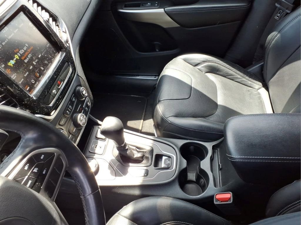 Used 2019 Jeep Cherokee High Altitude AWD/4WD image 14