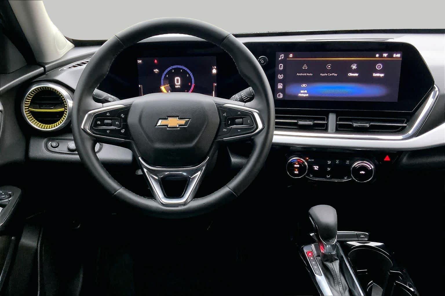 Used 2025 Chevrolet Trax LT w/ Driver Confidence Package FWD image 6