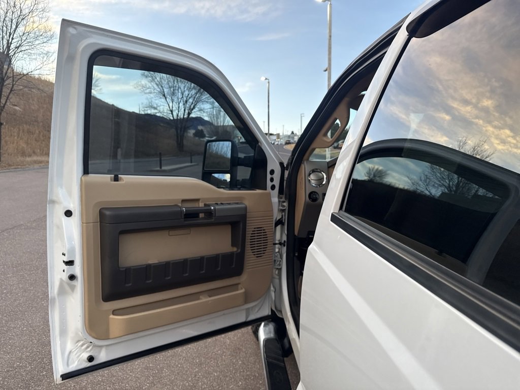 Used 2011 Ford F250 Lariat w/ FX4 Off Road Pkg image 9