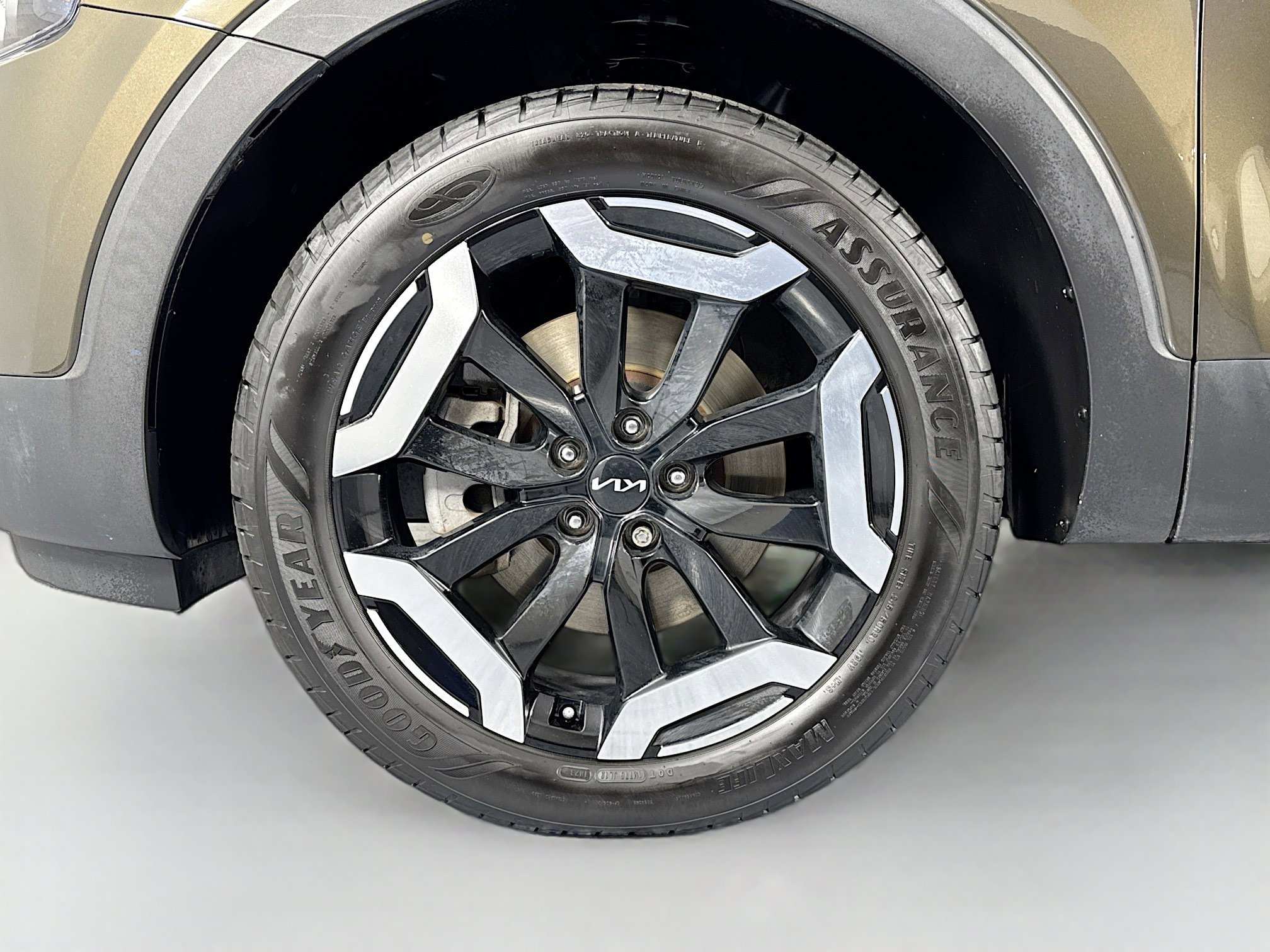Used 2023 Kia Telluride S FWD image 32