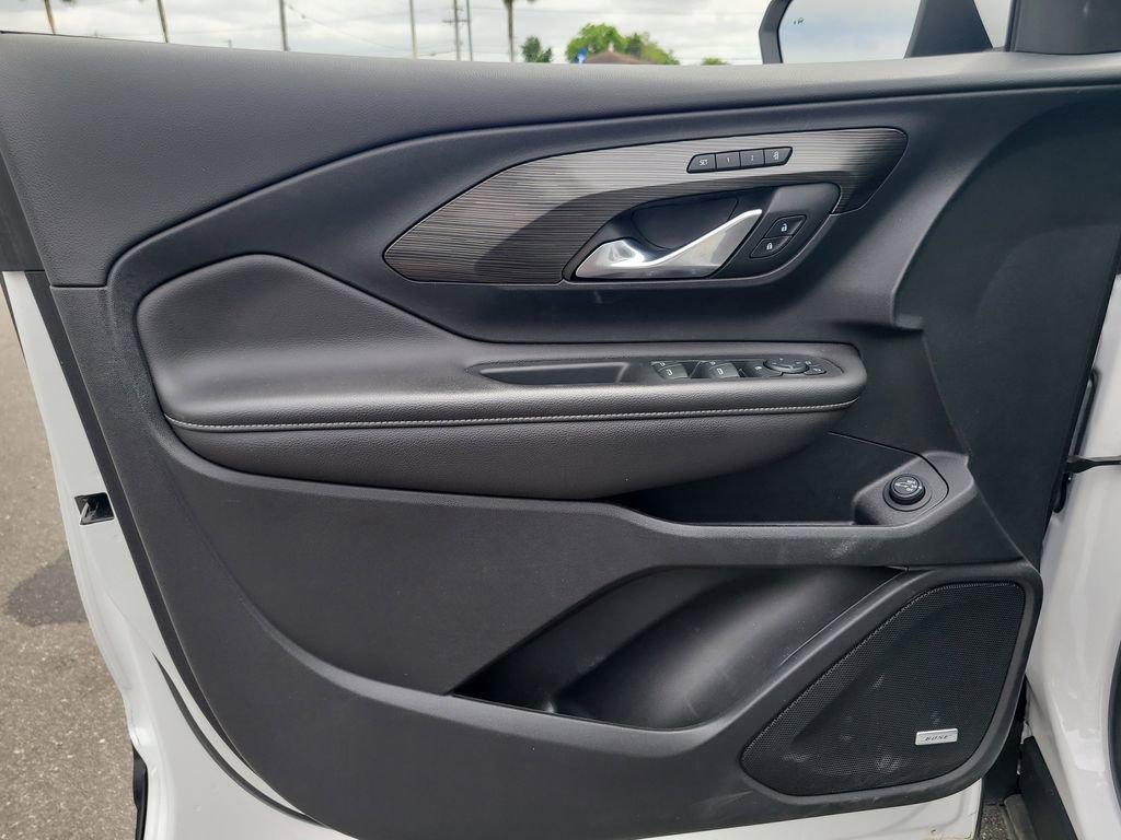 Used 2022 GMC Terrain SLT w/ Infotainment Package II image 15