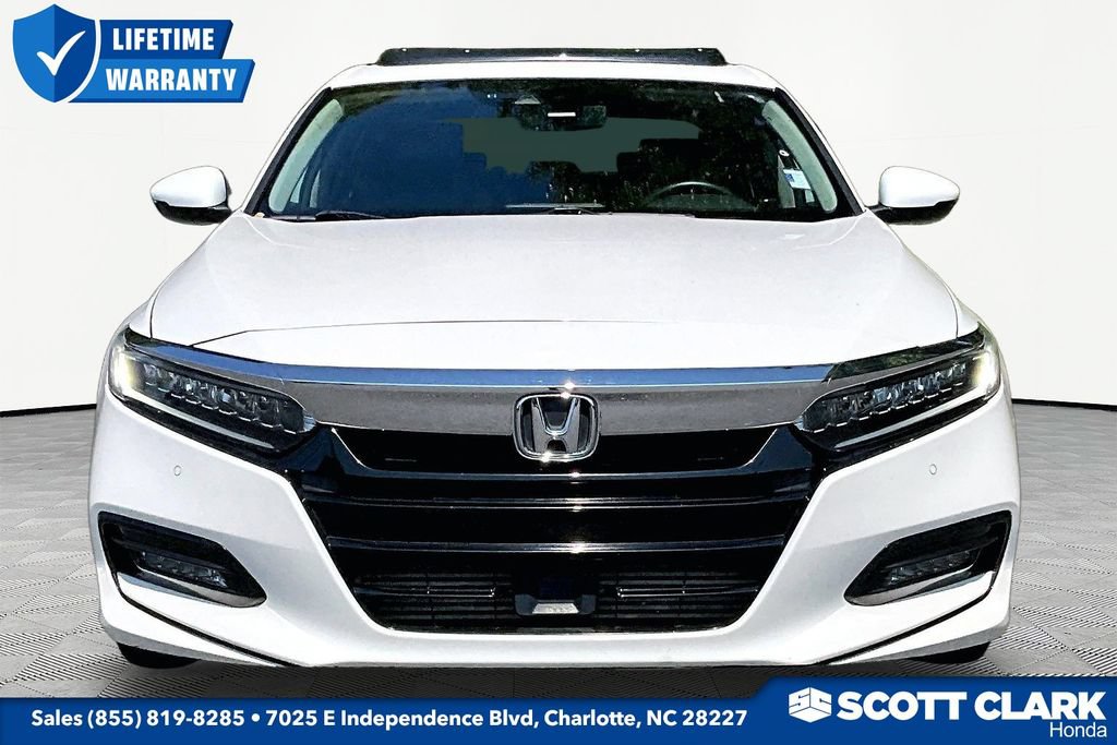 Used 2018 Honda Accord Touring image 2