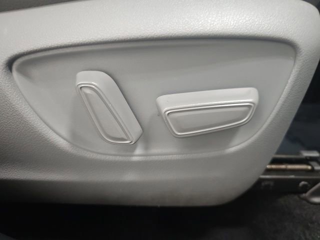 Used 2022 Toyota Highlander XLE image 42