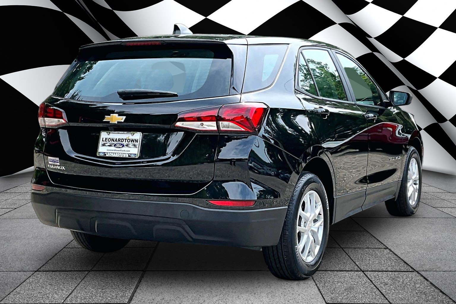 Used 2024 Chevrolet Equinox LS FWD image 2