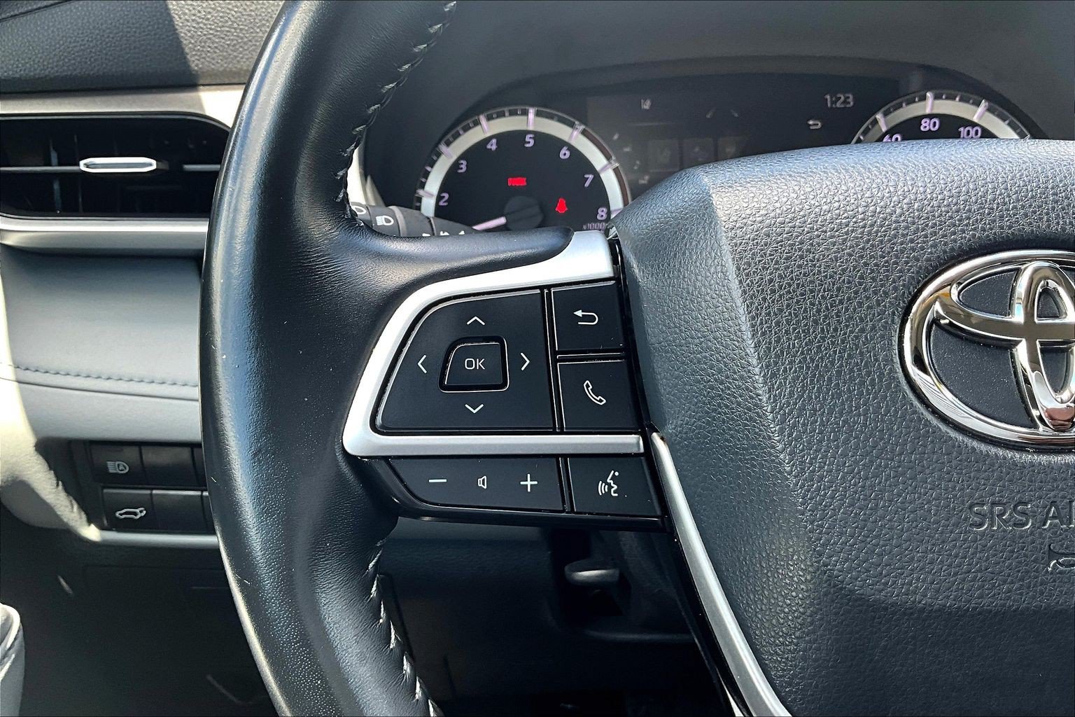 Used 2023 Toyota Highlander XLE AWD/4WD image 20