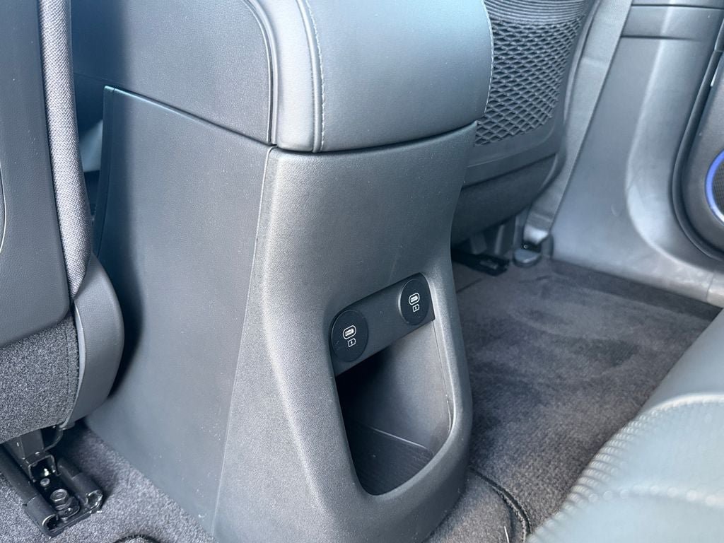 Used 2025 Hyundai Ioniq 5 Limited AWD/4WD image 32