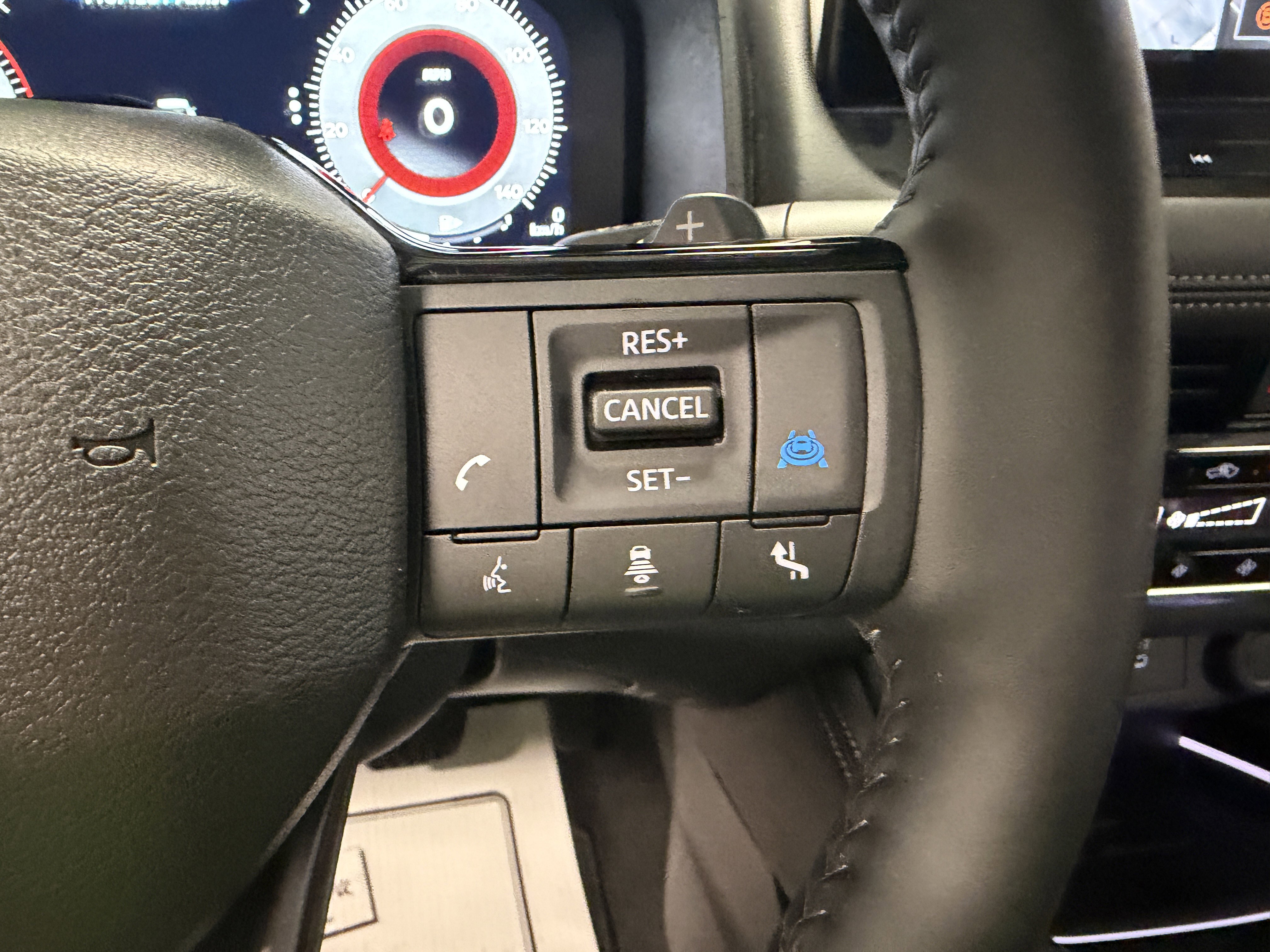 Used 2025 Nissan Rogue Platinum w/ Tech Package AWD/4WD image 14