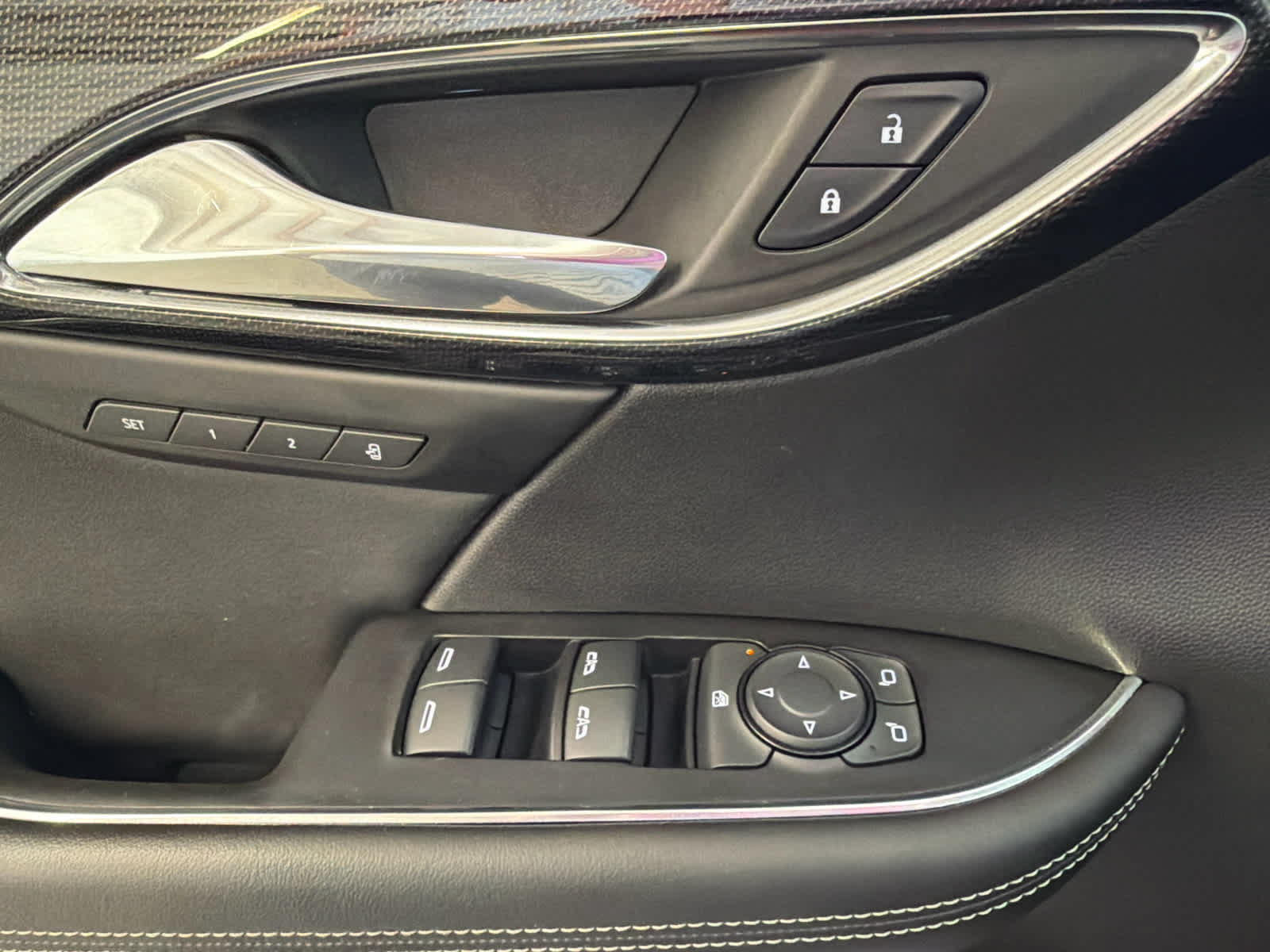 Used 2023 Buick Envision Essence FWD image 18