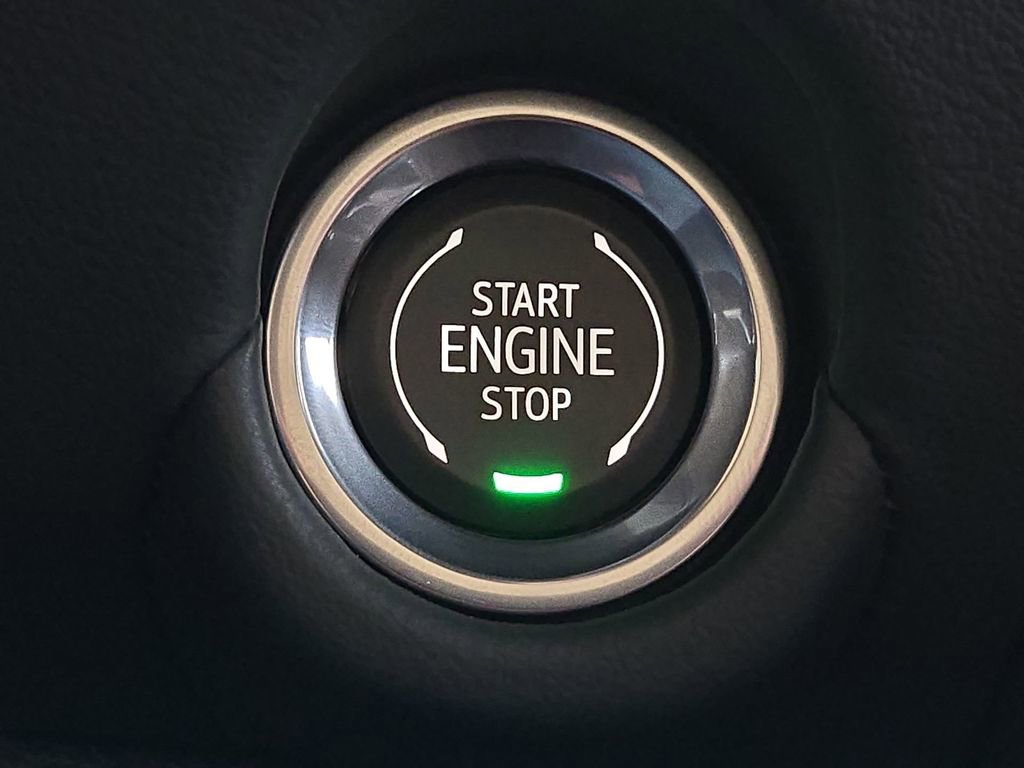 Used 2025 Chevrolet Suburban LS image 23