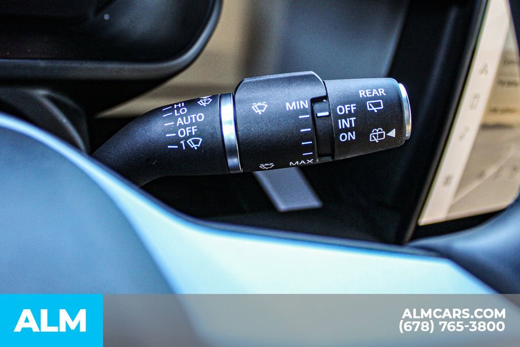 Used 2025 Land Rover Defender 110 S image 28