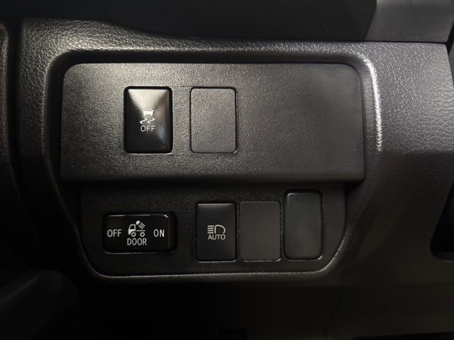 Used 2023 Toyota Tacoma SR AWD/4WD image 18